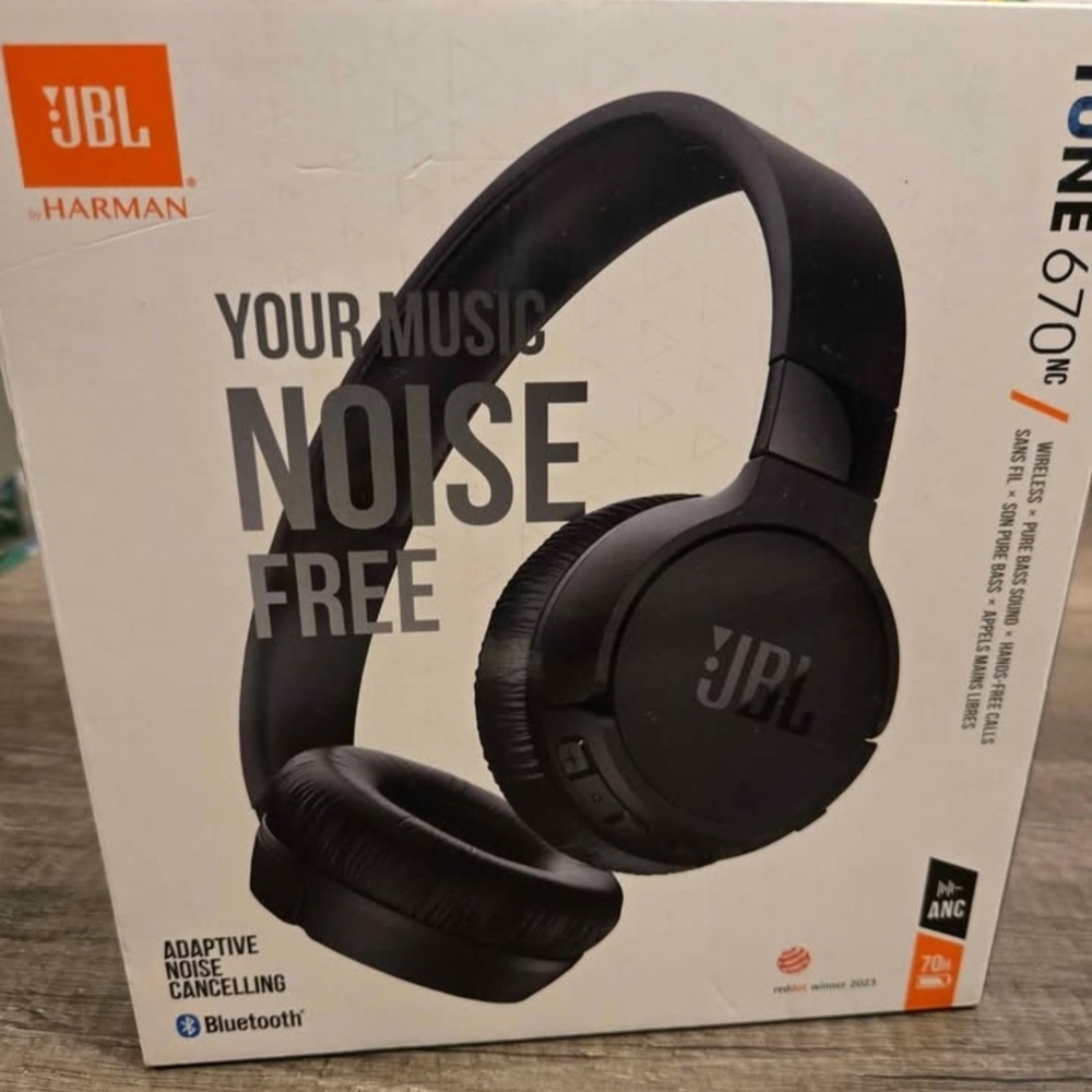 JBL By Harman Tune 670 NC Bluetooth Wireless on-ear Headphones